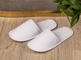 Тапочки из хлопка и махры с пенополиэтиленом слоем, подошва EVA 3 мм. Белые. Закрытый мыс.

Униве...